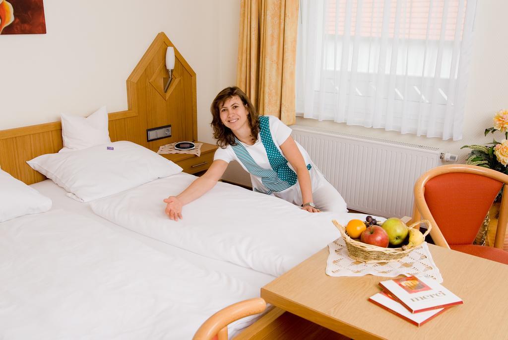 Hotel Haus Wiesengrund ฮัลเลนแบร์ก ภายนอก รูปภาพ